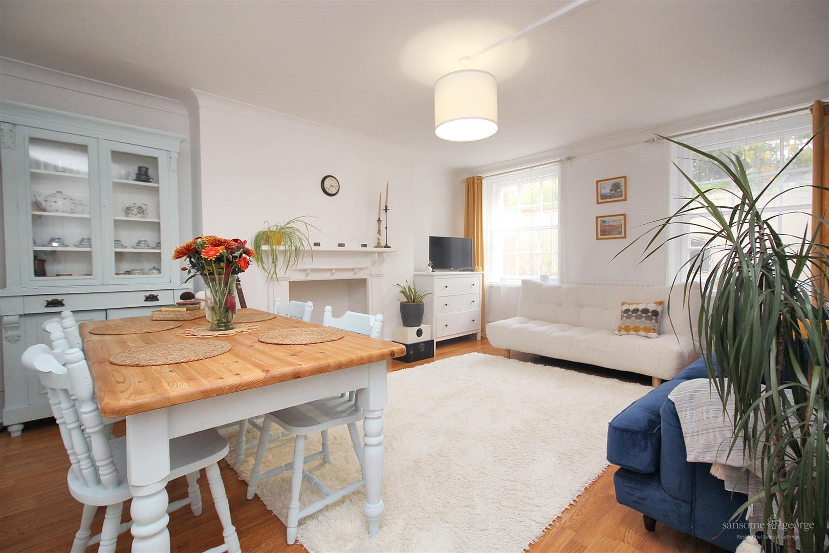 1 bed property in Bath Road, Reading